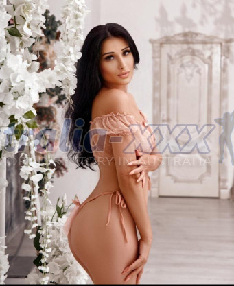 Photo escort girl Kamalia: the best escort service