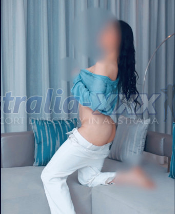 Photo escort girl Amira McLaren: the best escort service