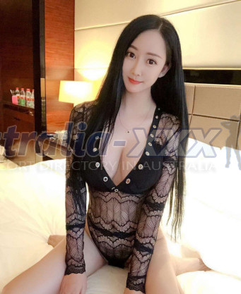 Photo escort girl MoMo: the best escort service