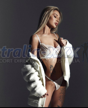 Photo escort girl Kari: the best escort service