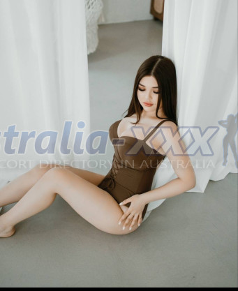 Photo escort girl Adel: the best escort service