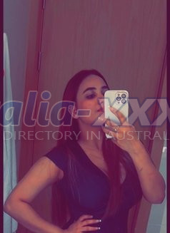 Photo escort girl Maya call girl KHI: the best escort service