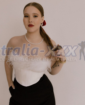 Photo escort girl Layla: the best escort service