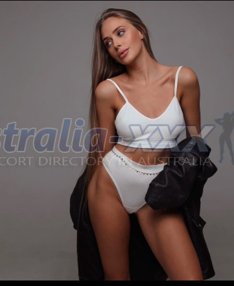 Photo escort girl Larisa: the best escort service