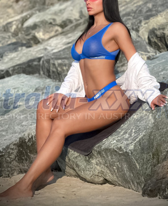 Photo escort girl Zeinab: the best escort service