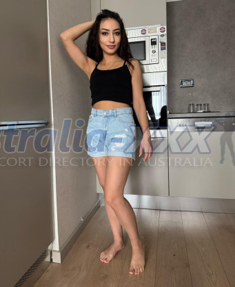 Photo escort girl Leyla: the best escort service